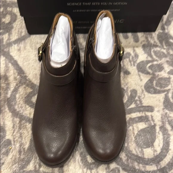Vionic Women's Brown Ankle Boots - Picture 3 of 6